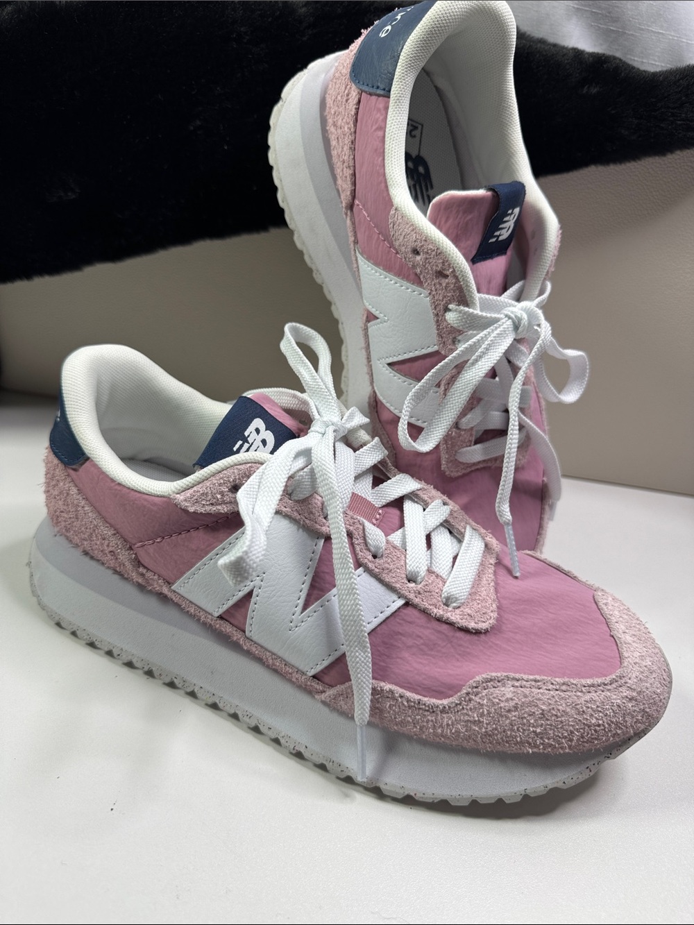 New Balance 237 Sneaker - Women's size 8.5 - Picture 3 of 12
